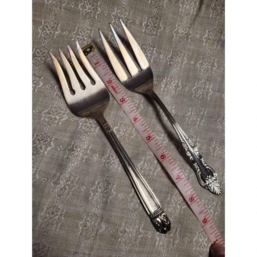 International Silver Rose Lace Stainless Cold Meat 2 Serving Forks 8.5 In Korea